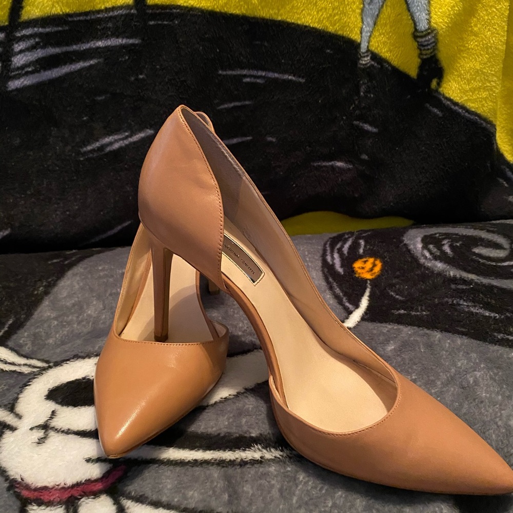 Beautiful tan INC International Concepts heels